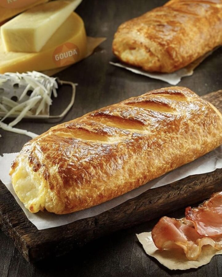Croissant With Bacon & Mix 4 Cheeses