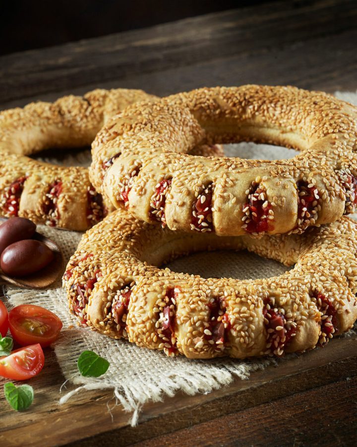 Koulouri with Tomato and Olive 