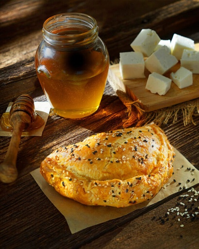 [16-0763] Pie With Feta And Honey 170Gr
