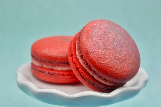 [30.00387] Macaron Blackberry & Raspberry 70pcs