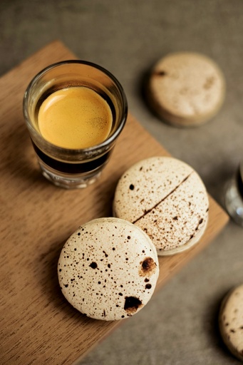 [PAS-MAC-005] Macaron Espresso Macchiato